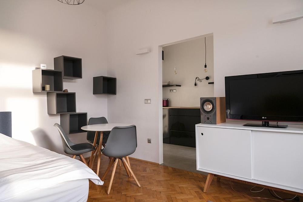 Modern Studio In The Heart Of The City Maribor Exterior photo